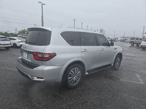 Used 2024 Nissan Armada SL w/ Captain's Chairs Package RWD image 5