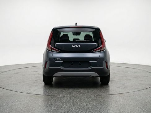 Used 2025 Kia Soul LX w/ LX Technology Package FWD image 7