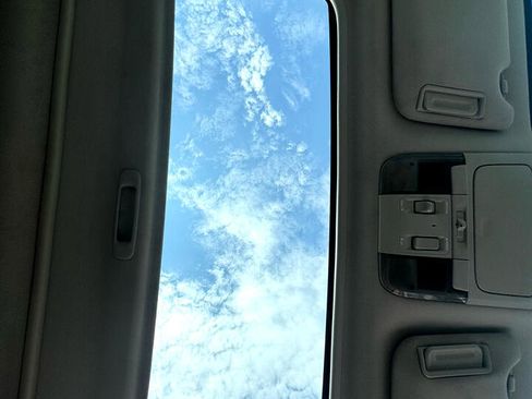 Used 2010 Subaru Outback 2.5i Premium image 19