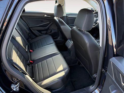 Used 2024 Volkswagen Jetta SE image 18