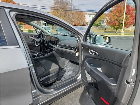 Certified 2025 Kia Sportage LX image 27
