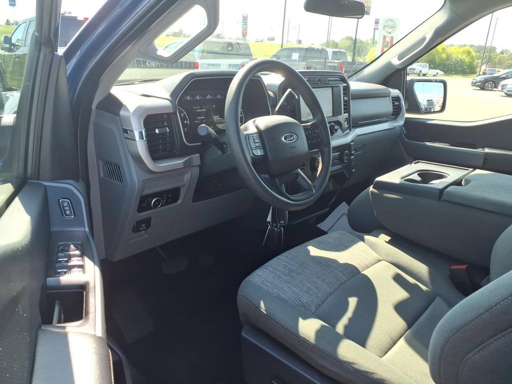 Used 2023 Ford F150 XLT RWD image 6