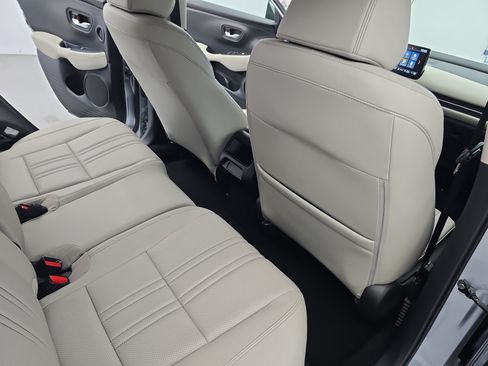 Certified 2024 Honda HR-V EX-L image 11