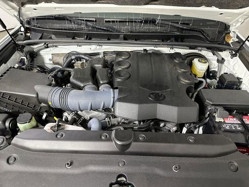 Used 2022 Toyota 4Runner Limited RWD image 9