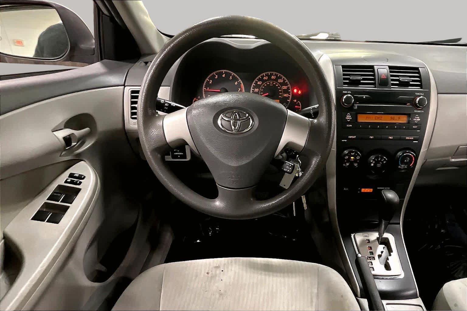 Used 2010 Toyota Corolla LE FWD image 5