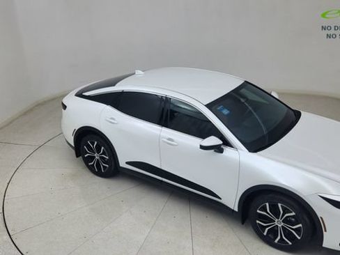 Used 2024 Toyota Crown AWD/4WD image 74