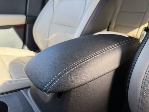 Used 2020 Ford Escape Titanium image 20