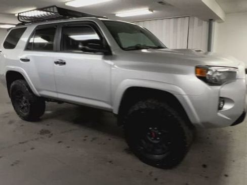 Used 2021 Toyota 4Runner Venture w/ Moonroof Package image 2