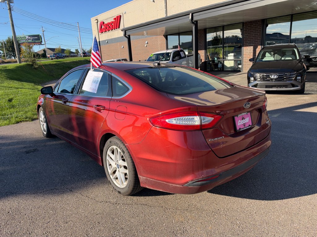 Used 2014 Ford Fusion SE w/ Equipment Group 202A FWD image 2