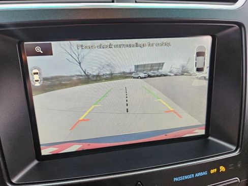 Used 2016 Ford Explorer Platinum image 21