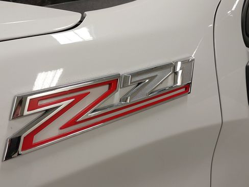 Certified 2023 Chevrolet Silverado 1500 LT w/ Z71 Off-Road Package image 31