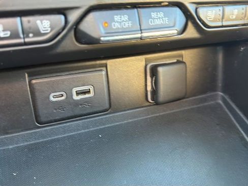 Used 2021 Chevrolet Tahoe Premier w/ Premium Package image 34