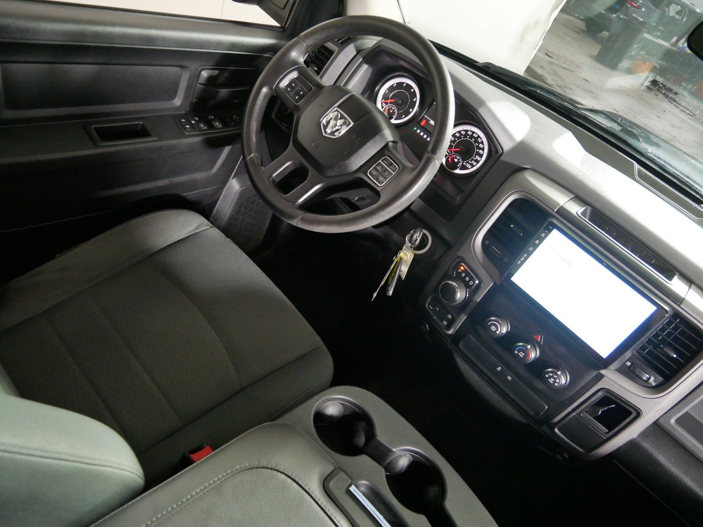 Used 2017 RAM 1500 Express AWD/4WD image 9