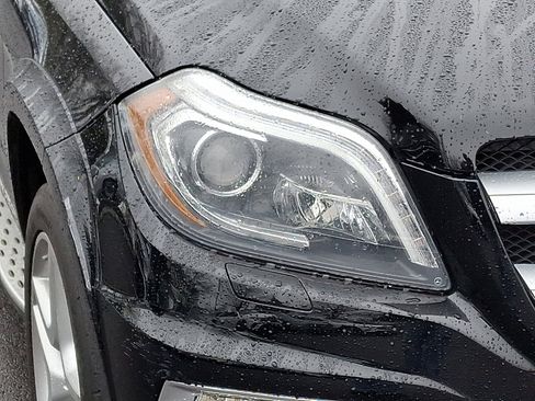 Used 2014 Mercedes-Benz GL 550 4MATIC image 9