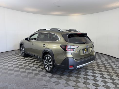 Used 2025 Subaru Outback Touring XT AWD/4WD image 8