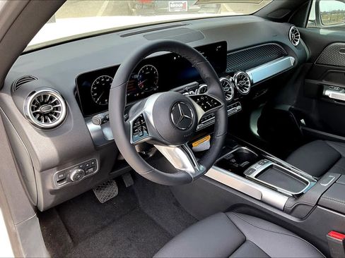 New 2026 Mercedes-Benz GLB 250 image 10
