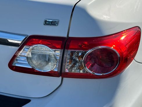 Used 2012 Toyota Corolla LE w/ Premium Pkg FWD image 18