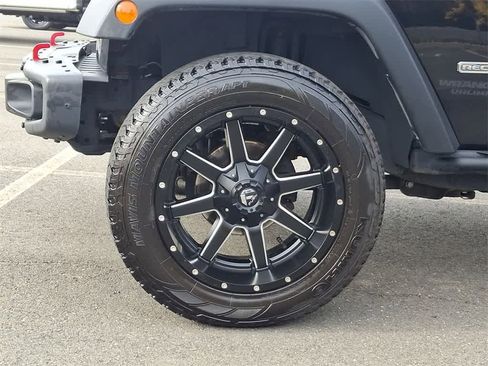 Used 2017 Jeep Wrangler Unlimited Rubicon image 28