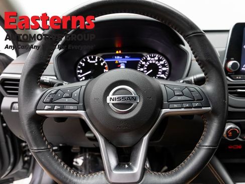 Used 2022 Nissan Altima 2.5 SR FWD image 10