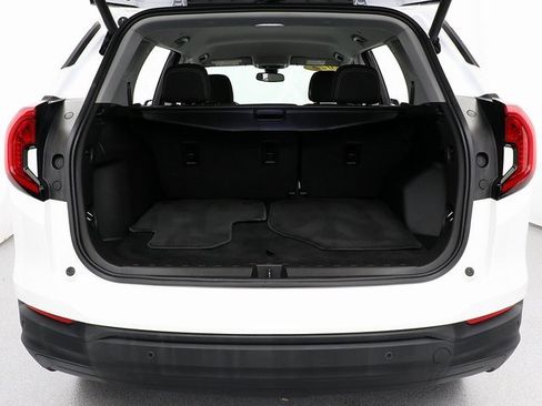 Used 2023 GMC Terrain SLE w/ Driver Convenience Package image 27