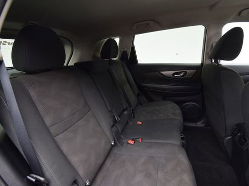 Used 2016 Nissan Rogue S w/ Appearance Package image 16