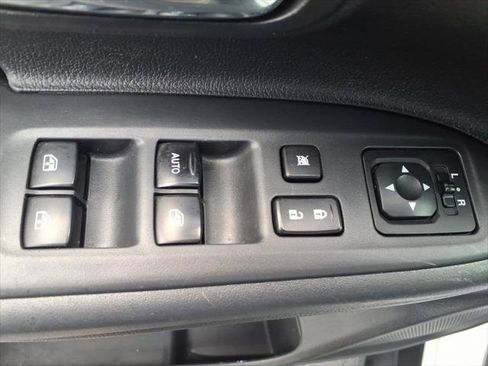 Used 2017 Mitsubishi Outlander ES AWD/4WD image 14