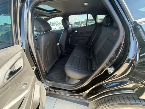 Certified 2024 Chevrolet Trax RS w/ Sunroof Package FWD image 18