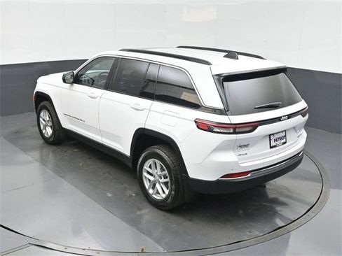 New 2025 Jeep Grand Cherokee Laredo X w/ Luxury Tech Group I image 32