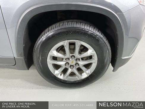 Used 2020 Chevrolet Traverse LT image 10
