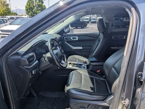 Used 2023 Ford Explorer XLT w/ Equipment Group 202A AWD/4WD image 27