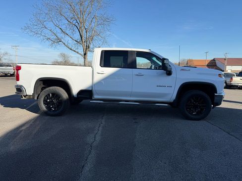 Used 2022 Chevrolet Silverado 3500 LT w/ Convenience Package image 4
