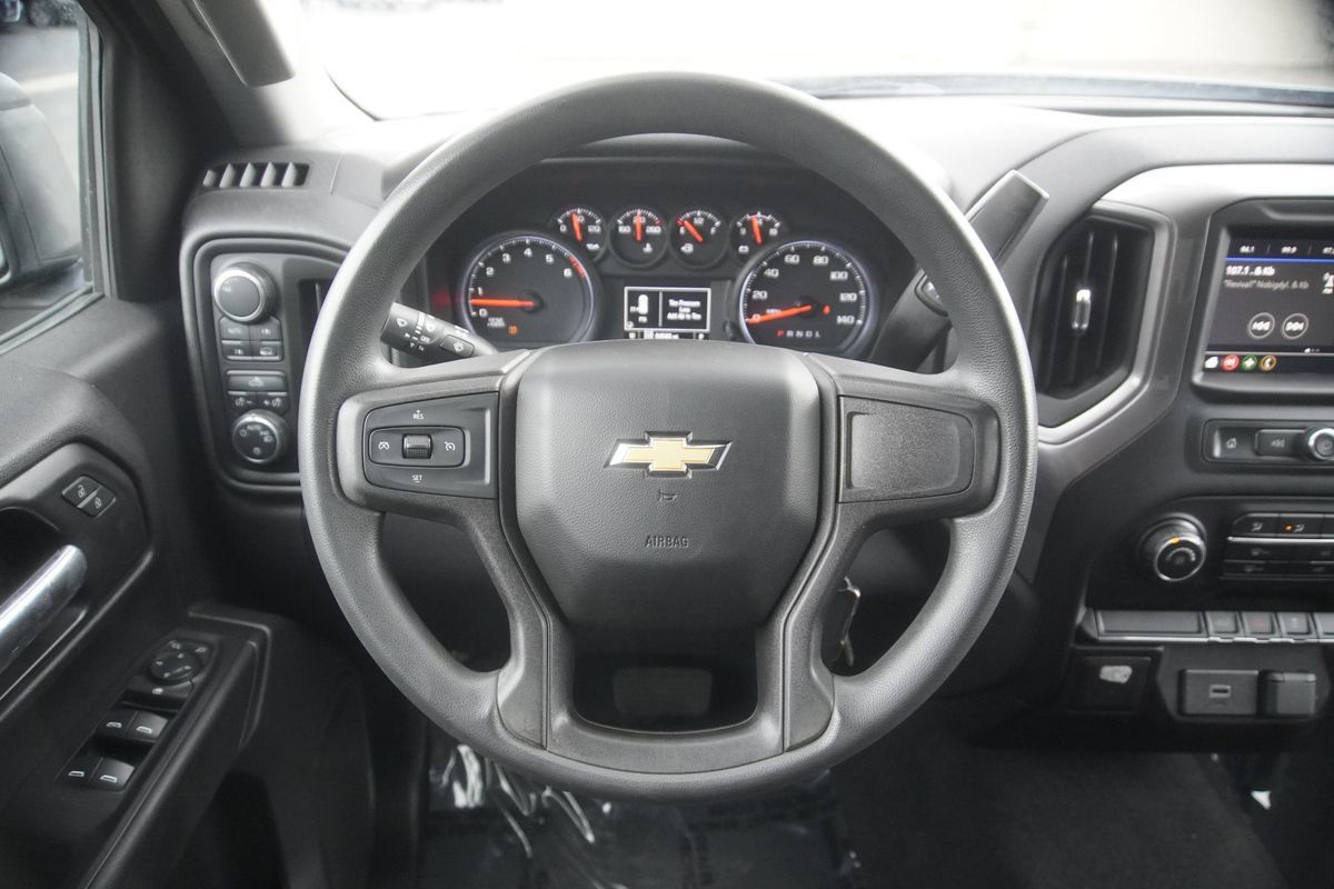 Used 2020 Chevrolet Silverado 1500 Custom w/ Custom Value Package AWD/4WD image 13