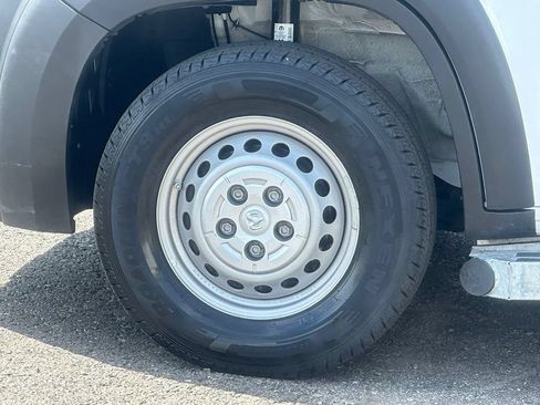 Used 2025 RAM ProMaster 2500 w/ U-Haul Equipment Group FWD image 34