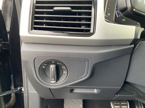 Used 2021 Volkswagen Atlas Cross Sport SEL Premium image 28