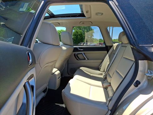 Used 2009 Subaru Outback 2.5i Limited AWD/4WD image 10