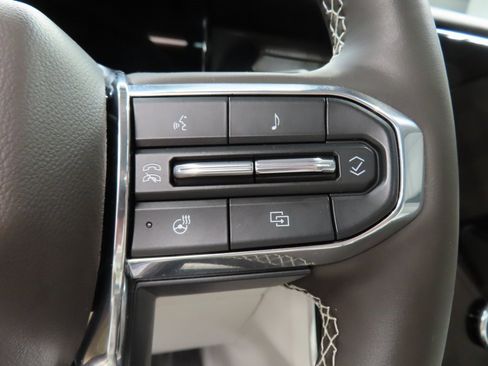 Used 2024 GMC Acadia Denali image 59