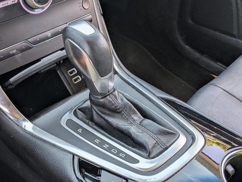 Used 2016 Ford Edge Titanium image 26