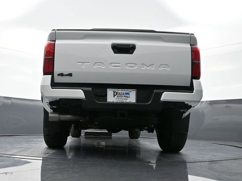 New 2024 Toyota Tacoma TRD Off-Road image 28