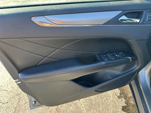 Used 2017 Lincoln MKC Premiere image 14