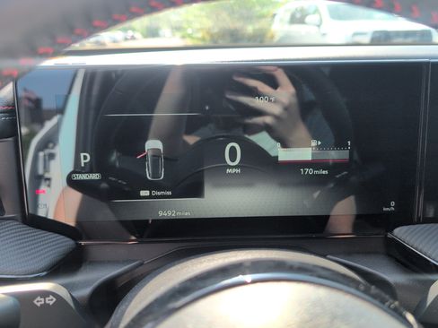 Used 2025 Nissan Kicks SR FWD image 49