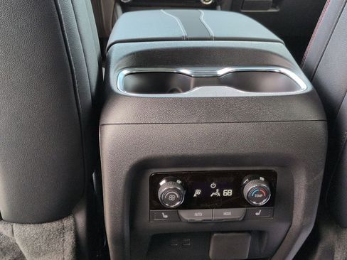 New 2026 Chevrolet Traverse RS w/ LPO, Floor Liner Package FWD image 22