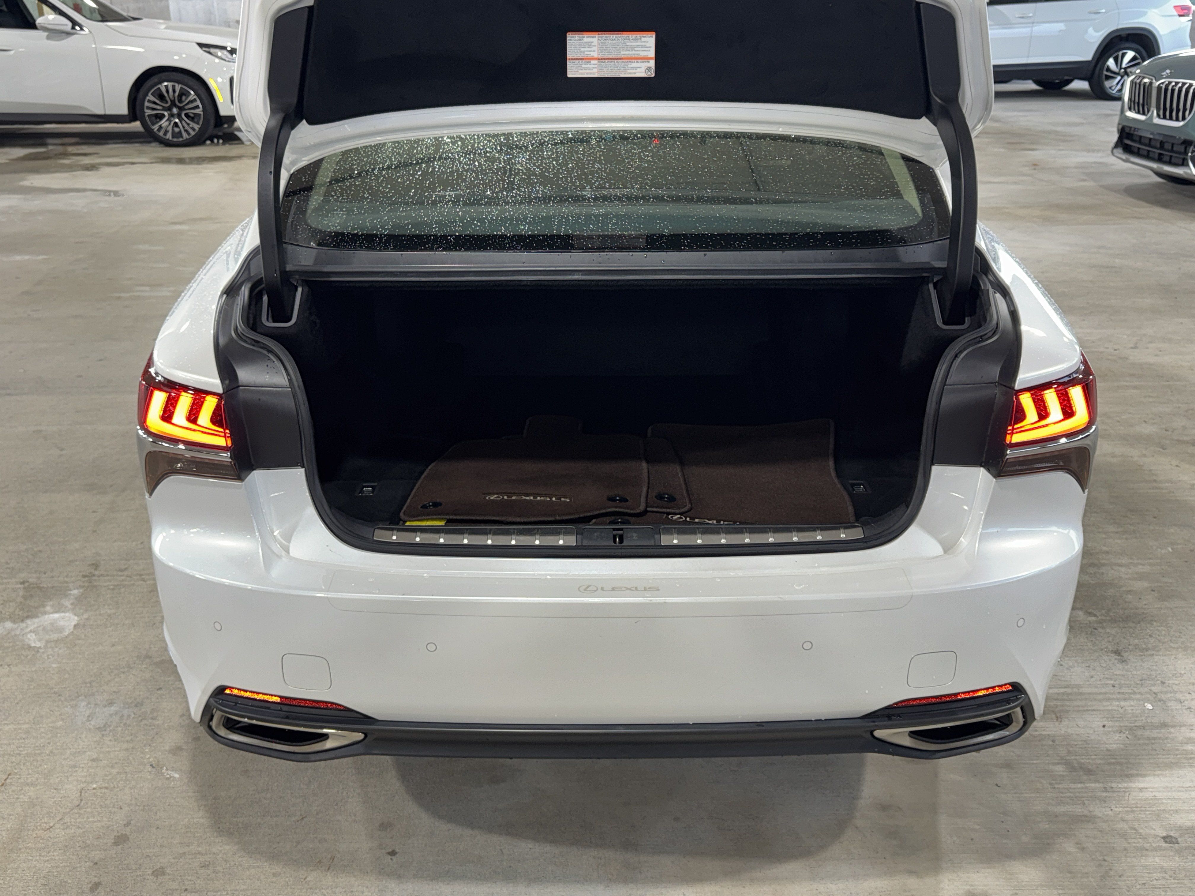 Used 2019 Lexus LS 500 w/ Accessory Package (Z2) RWD image 13