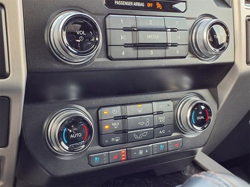 Used 2019 Ford F150 Platinum w/ Equipment Group 701A Luxury image 14