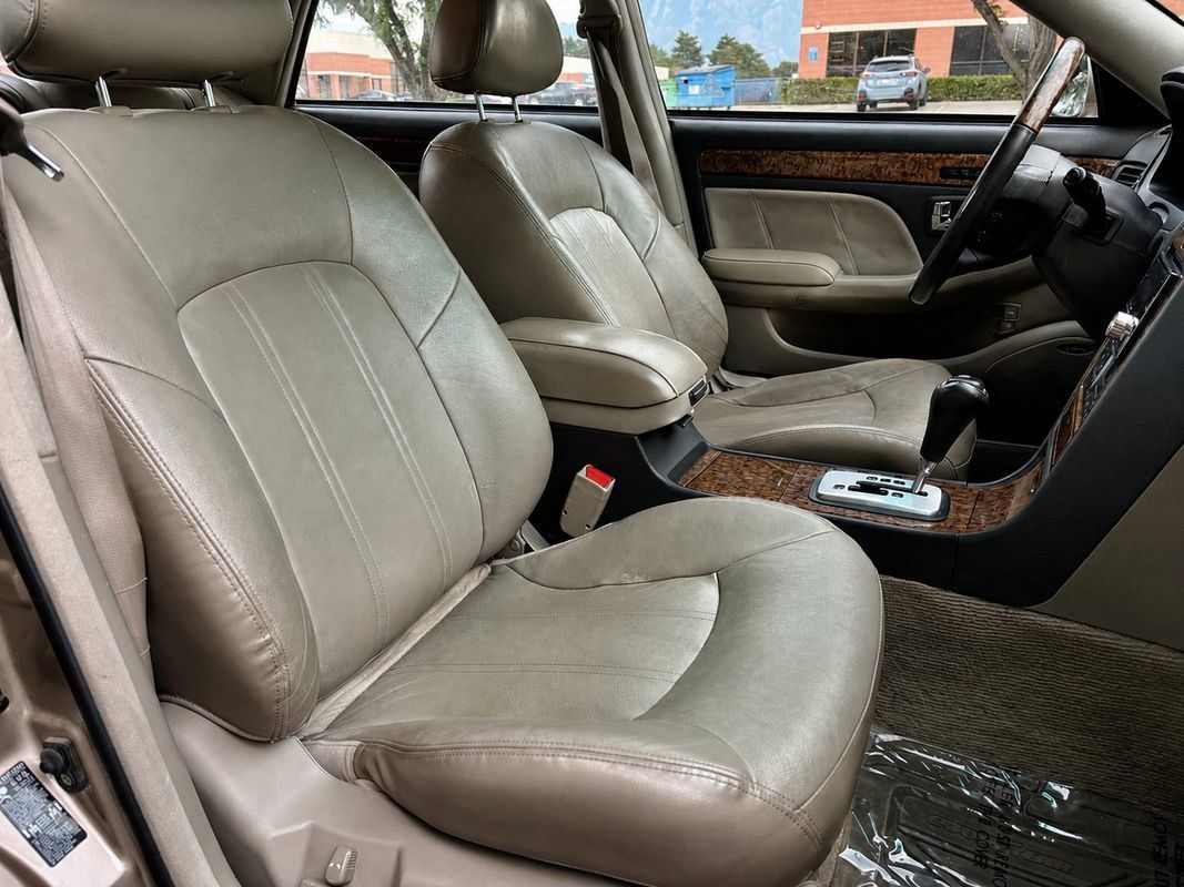 Used 2005 Hyundai XG350 L FWD image 12