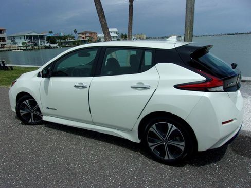 Used 2018 Nissan Leaf SL w/ SL Technology Package FWD image 28