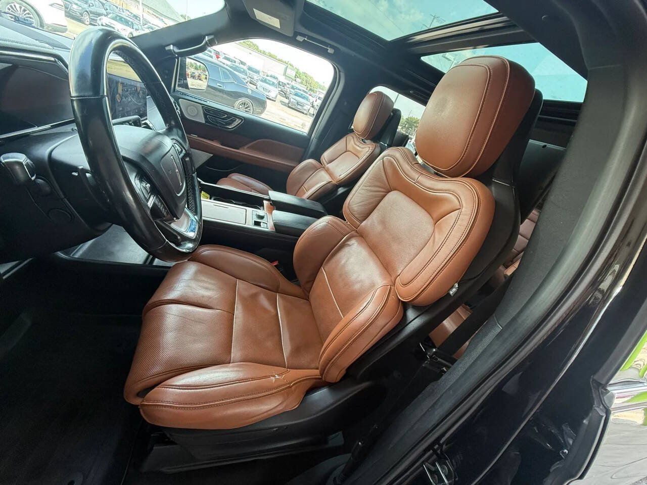 Used 2018 Lincoln Navigator Reserve AWD/4WD image 20