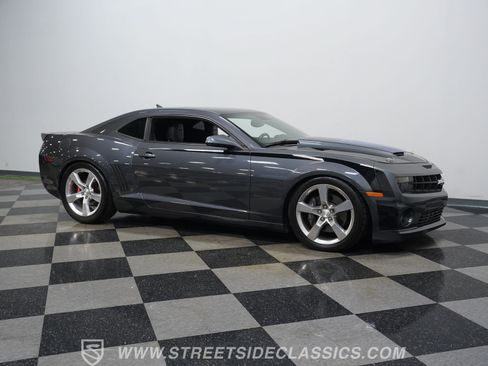 Used 2010 Chevrolet Camaro SS w/ RS Package RWD image 15