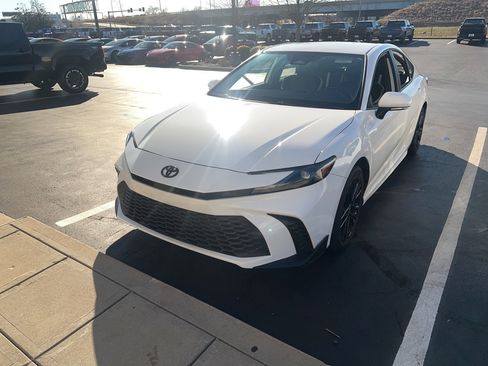 Certified 2025 Toyota Camry SE image 7