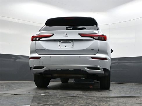 Used 2024 Mitsubishi Outlander SE image 36