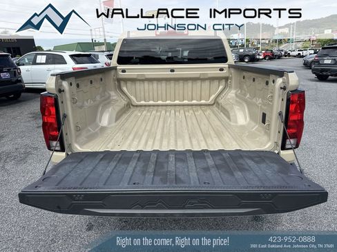 Used 2023 Chevrolet Colorado W/T RWD image 40